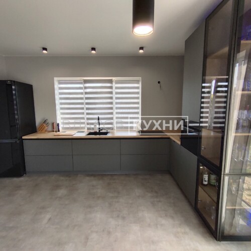 Угловая кухня «Торонто» в ЖК «Зелёная Гавань»