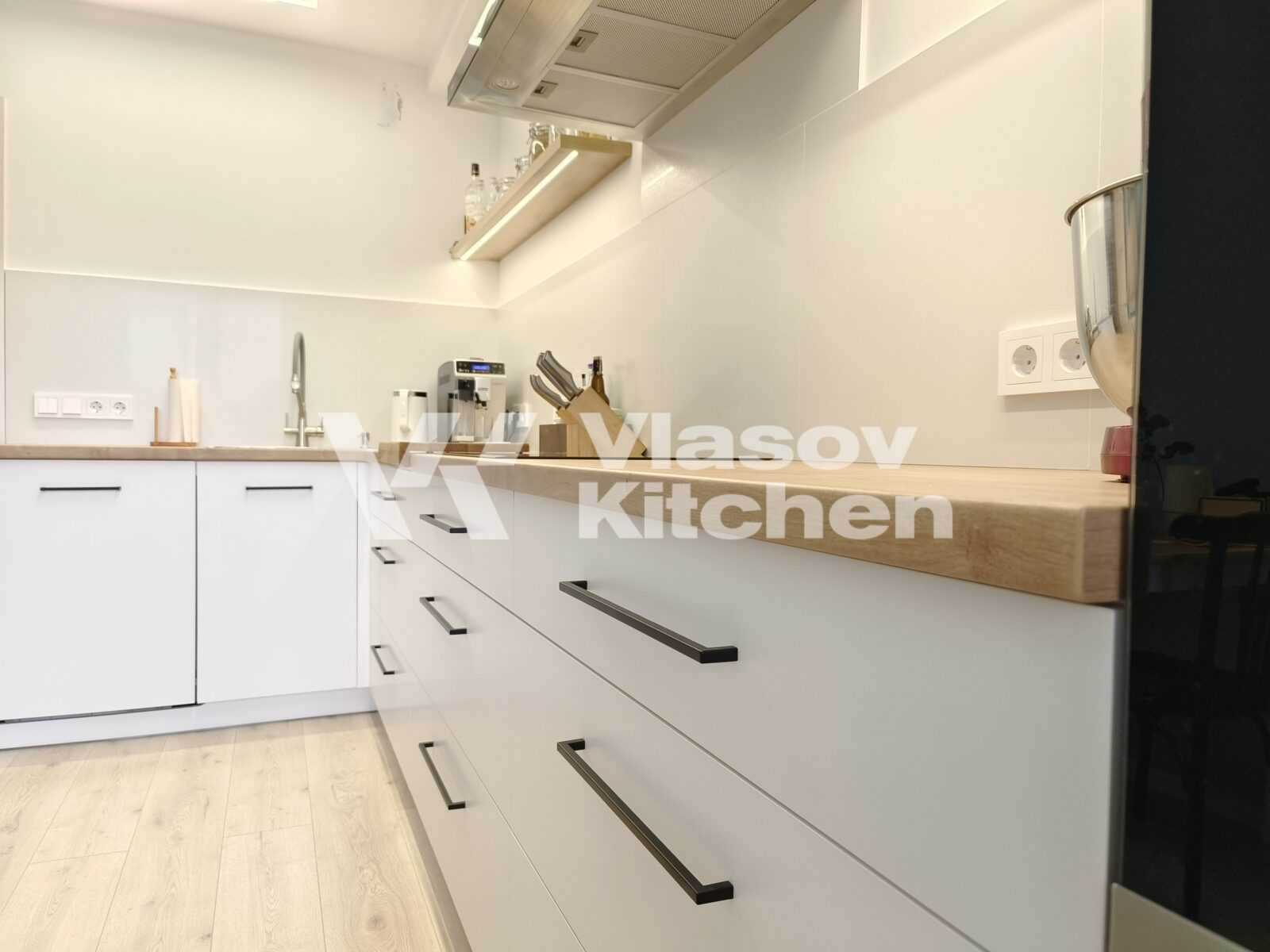 Из какого материала лучше заказать кухню